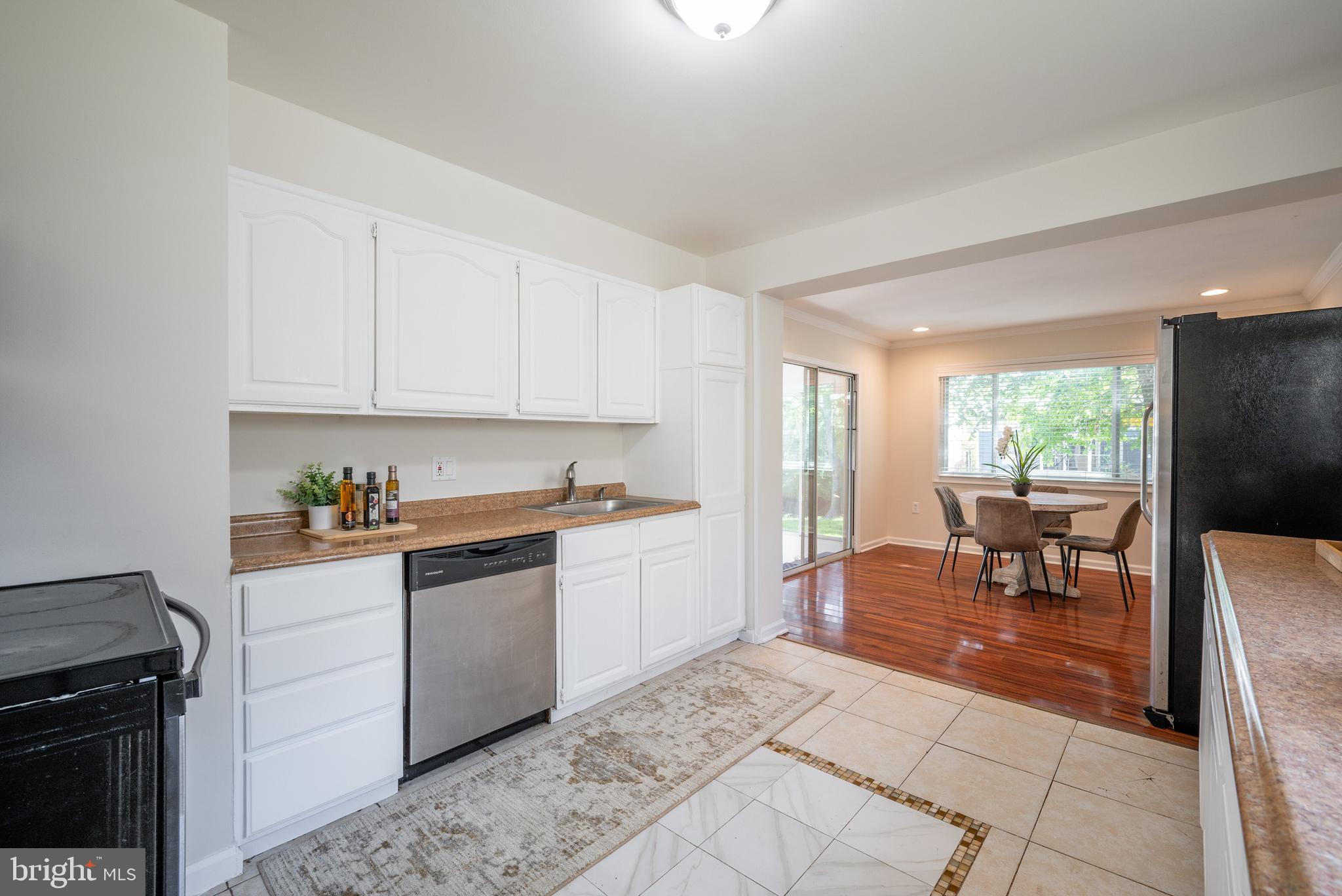 5207 Edgewood Road College Park, MD 20740 - Photo 8 of 41 Kitchen and dining room