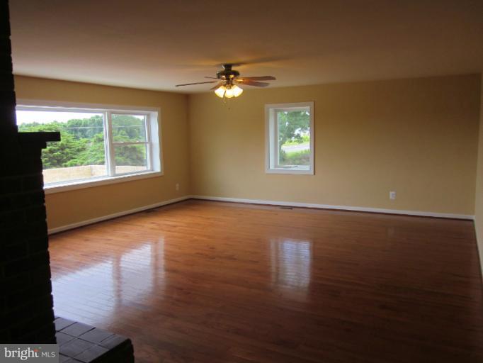 2015 Chapel Road Havre de Grace, MD 21078 - Photo 15 of 23 Living Room