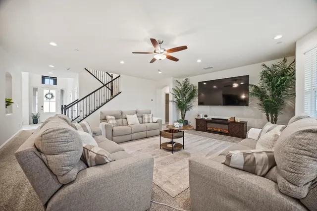 $749,000 | 4187 Poe Avenue, Clovis, CA 93619