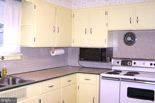 934 South Forge Road Palmyra, PA 17078 - Photo 5 of 24 Gallery Image 5