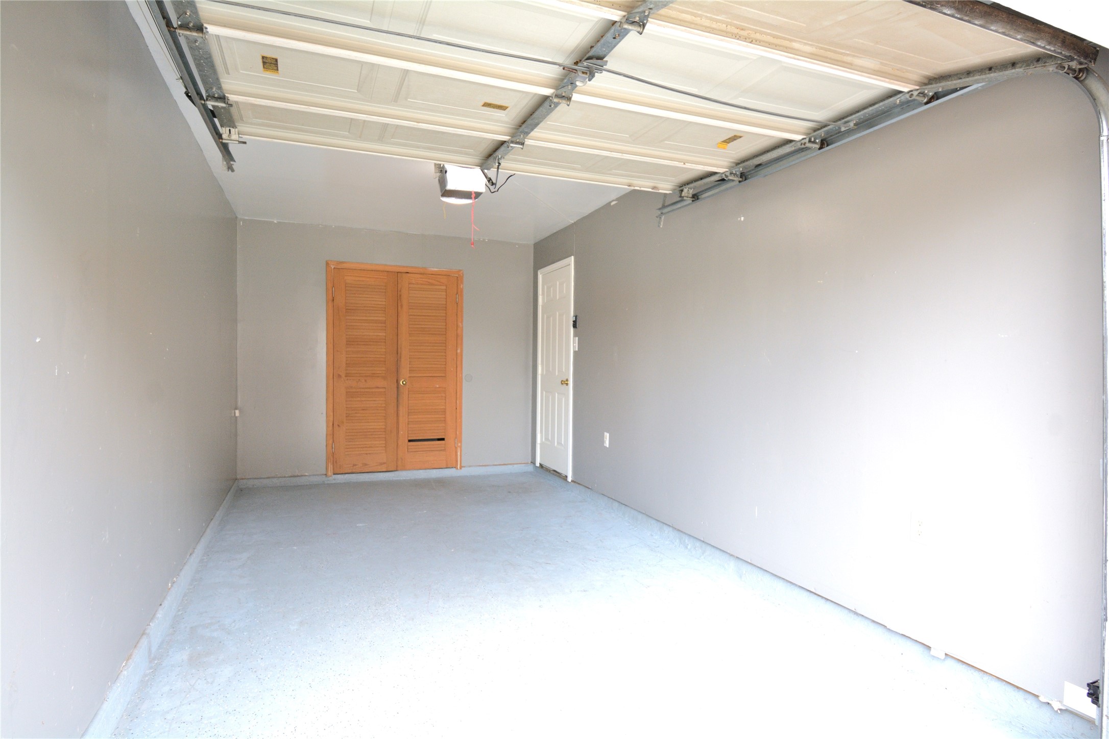 8904 Ledge Street Houston, TX 77075 - Photo 19 of 20 a view of hallway with a window
