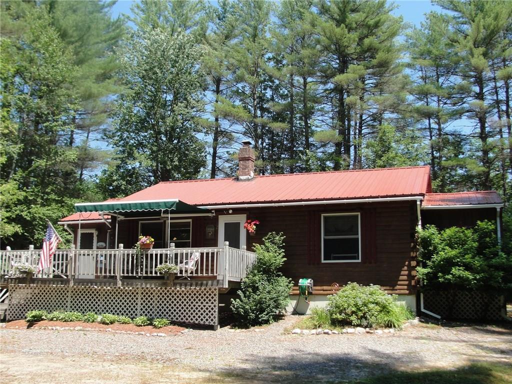 Adorable 2 BR, 2 bath log style...