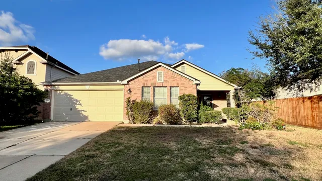 $2,095 | 7710 Sapulpa Lane, Cypress, TX 77433