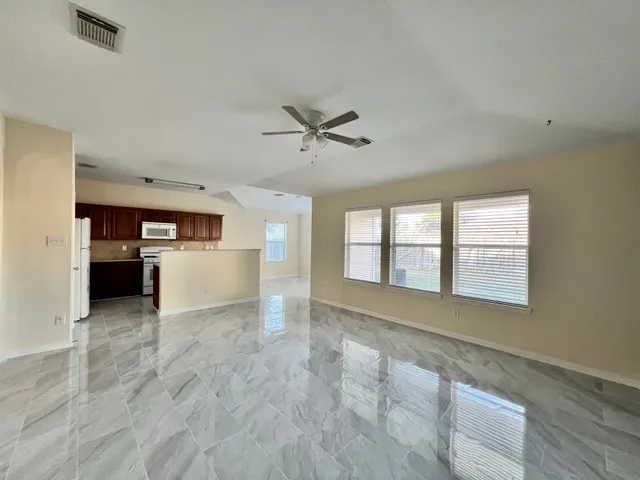 $2,095 | 7710 Sapulpa Lane, Cypress, TX 77433