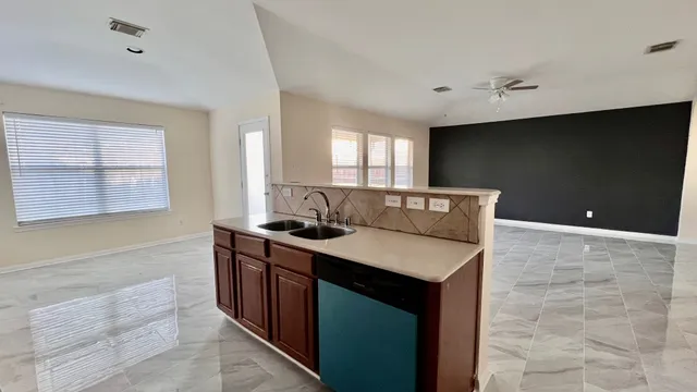 $2,095 | 7710 Sapulpa Lane, Cypress, TX 77433