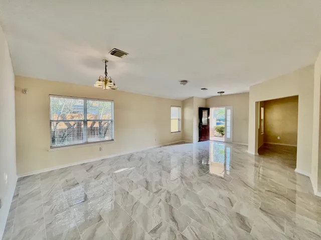 $2,095 | 7710 Sapulpa Lane, Cypress, TX 77433