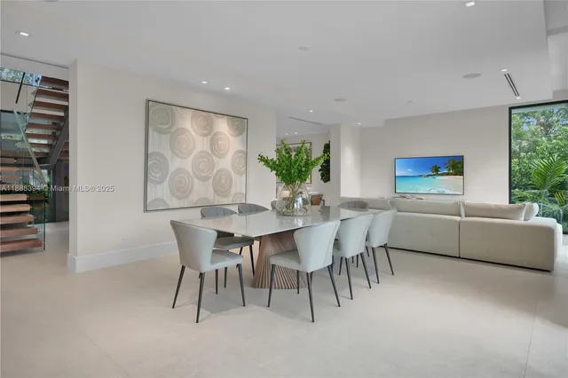 $6,399,000 | 100 Hampton Lane, Key Biscayne, FL 33149