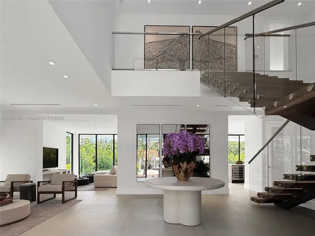 $6,399,000 | 100 Hampton Lane, Key Biscayne, FL 33149