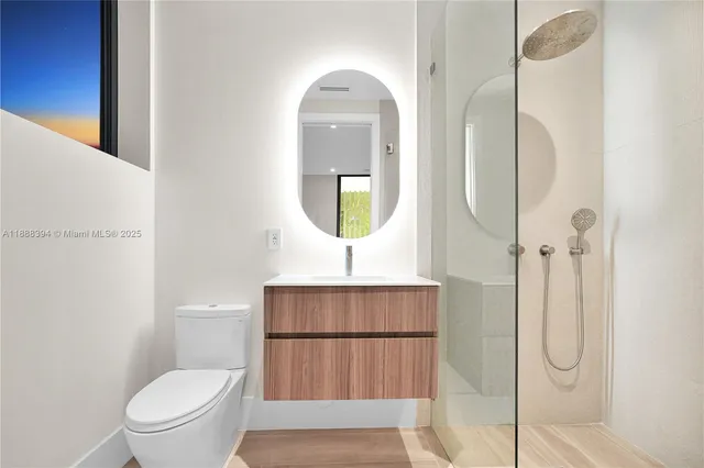 $6,399,000 | 100 Hampton Lane, Key Biscayne, FL 33149