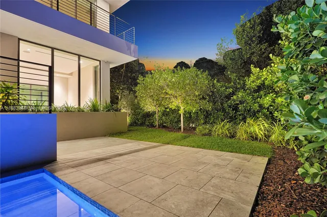 $6,399,000 | 100 Hampton Lane, Key Biscayne, FL 33149