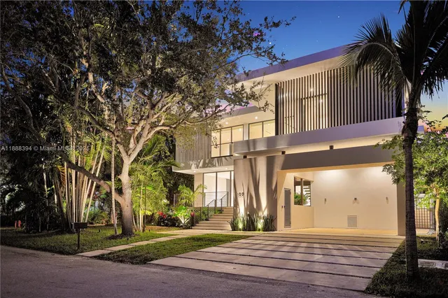 $6,399,000 | 100 Hampton Lane, Key Biscayne, FL 33149