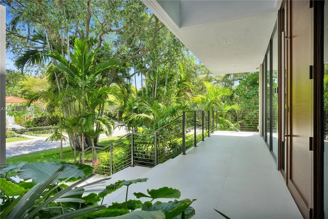 $6,399,000 | 100 Hampton Lane, Key Biscayne, FL 33149