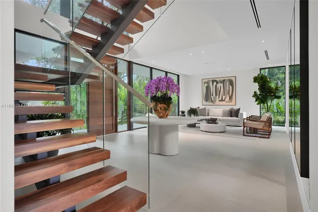 $6,399,000 | 100 Hampton Lane, Key Biscayne, FL 33149