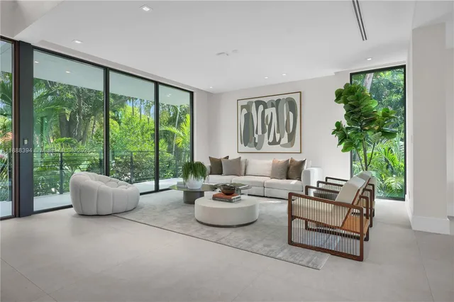 $6,399,000 | 100 Hampton Lane, Key Biscayne, FL 33149
