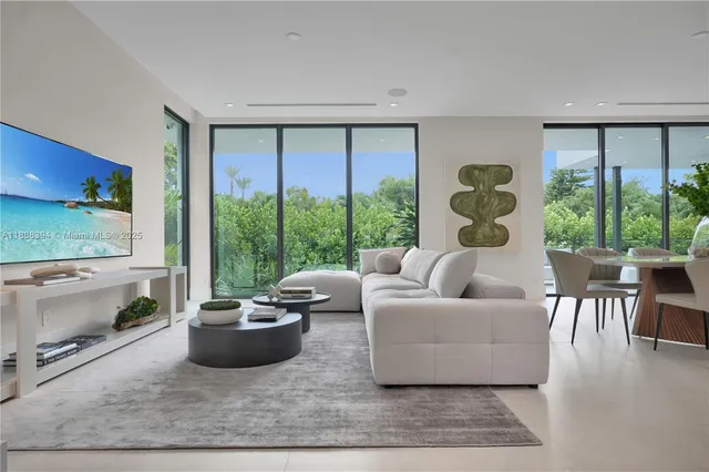 $6,399,000 | 100 Hampton Lane, Key Biscayne, FL 33149