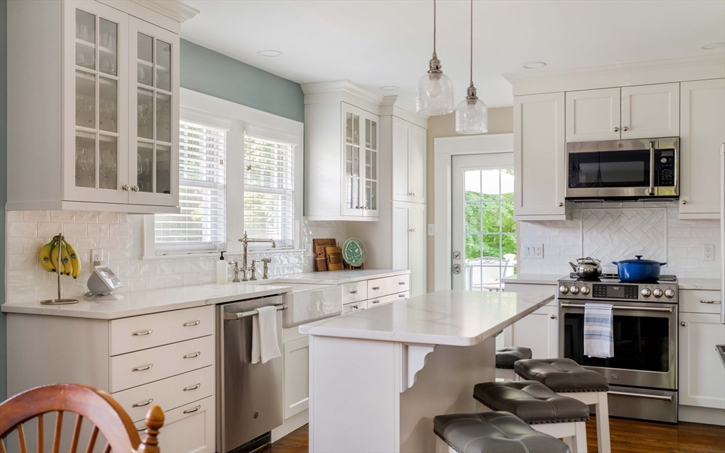54 Endicott Road Stoneham, MA 02180 - Photo 16 of 30