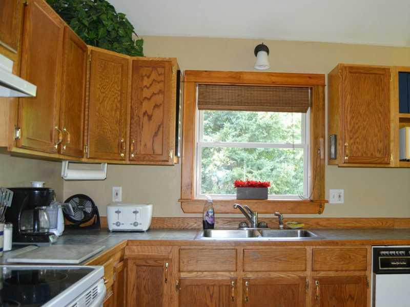 197 Lawrence Road Pownal, ME 04069 - Photo 17 of 34 Kitchen.