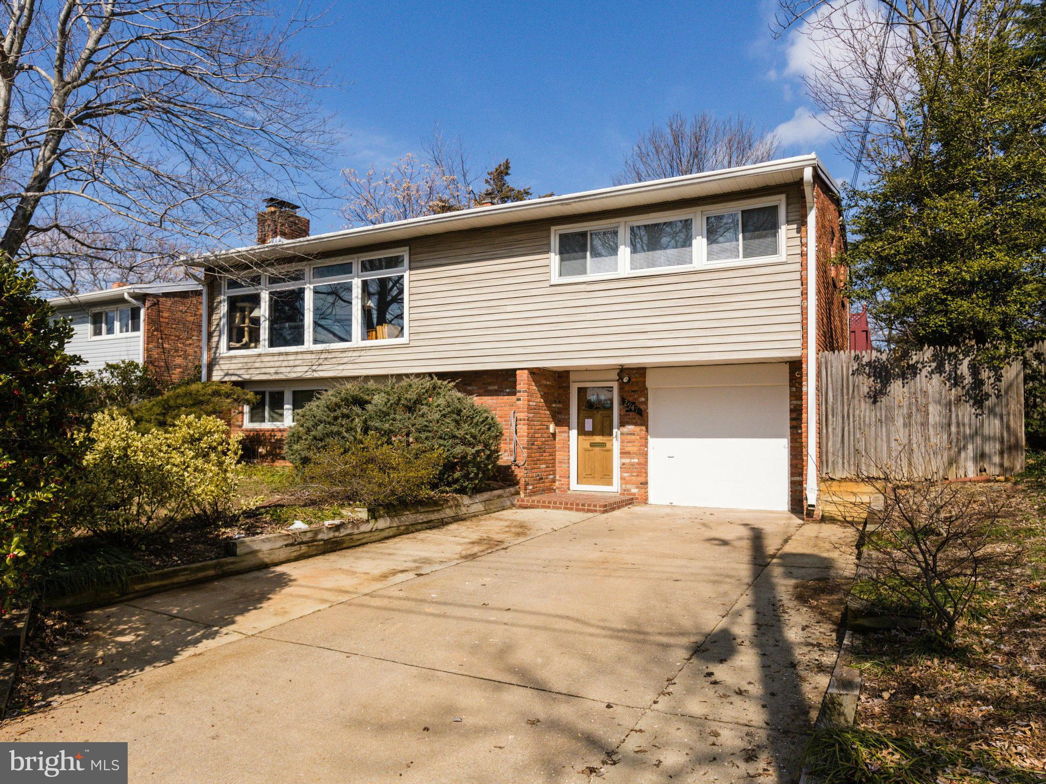 2947 Viewpoint Road Alexandria, VA 22314 - Photo 1 of 26 Exterior (Front)