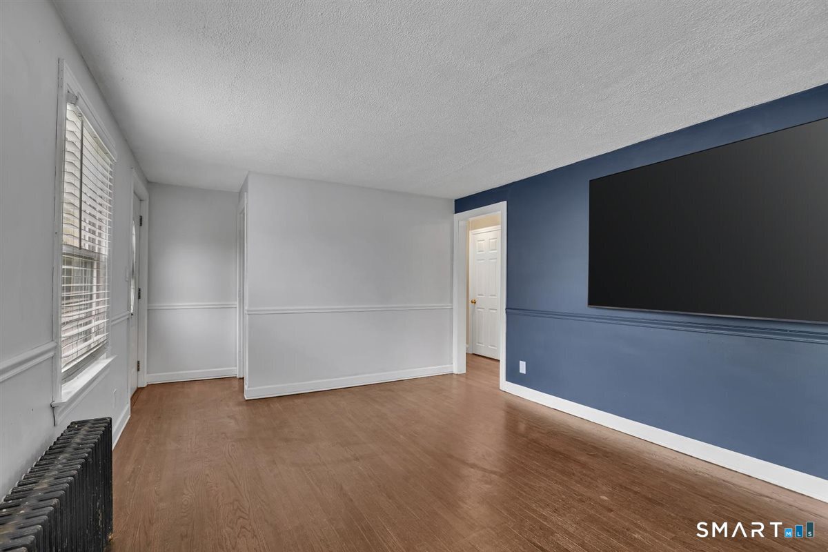 4 Robin Road Manchester, CT 06042 - Photo 5 of 24