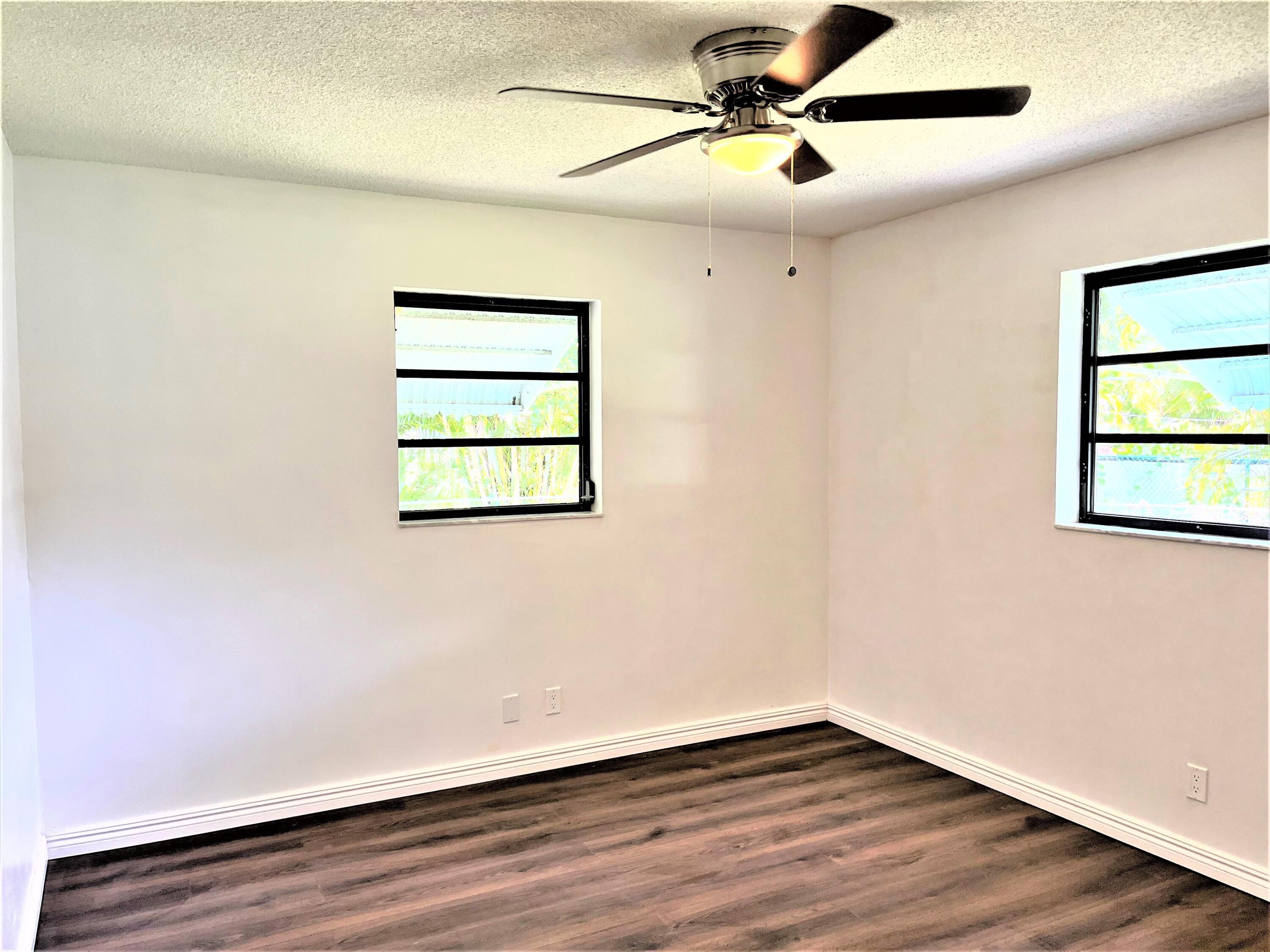 7 West Mango Road Lake Worth, FL 33467 - Photo 12 of 20 IMG_9497