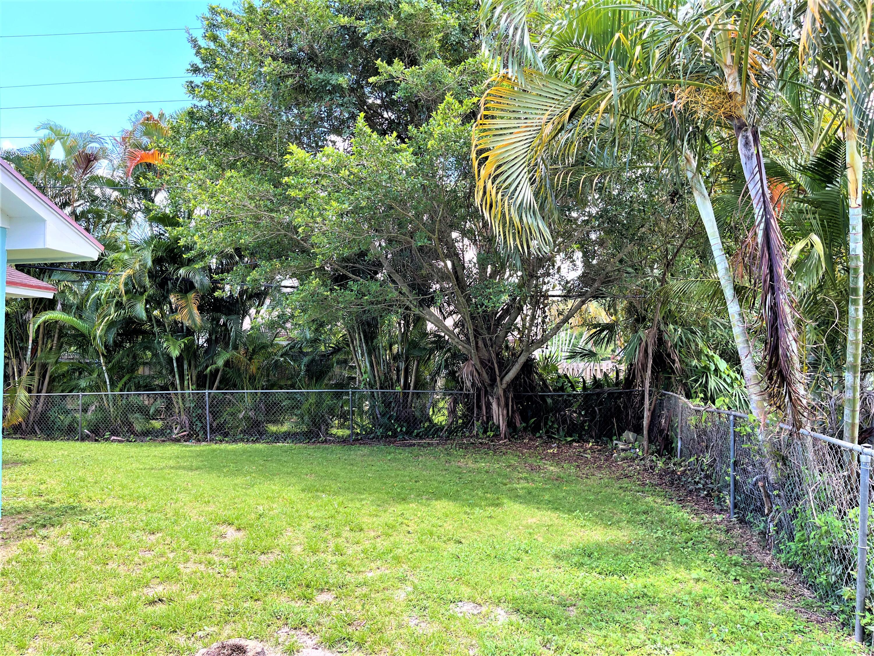 7 West Mango Road Lake Worth, FL 33467 - Photo 15 of 20 IMG_9563