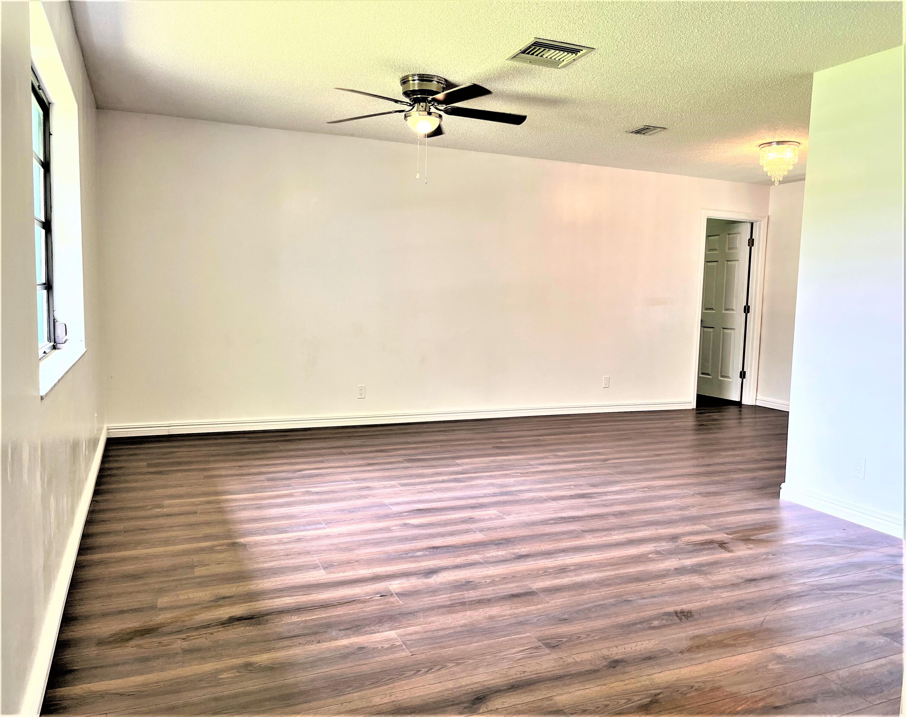 7 West Mango Road Lake Worth, FL 33467 - Photo 5 of 20 IMG_9448