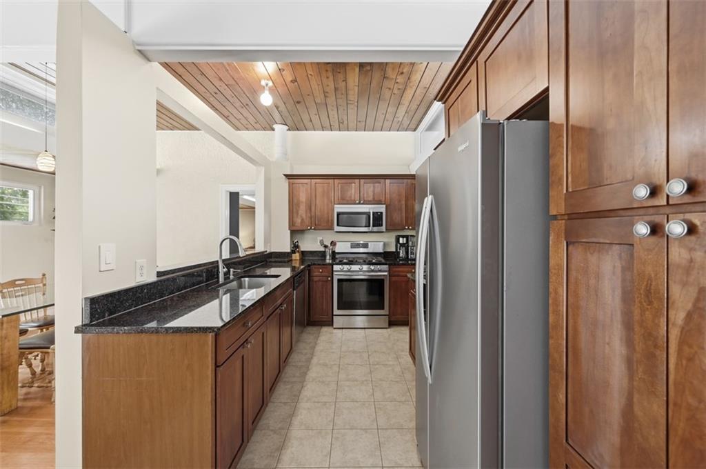 2322 Marbury Road Pittsburgh, PA 15221 - Photo 10 of 31 Gallery Image 10