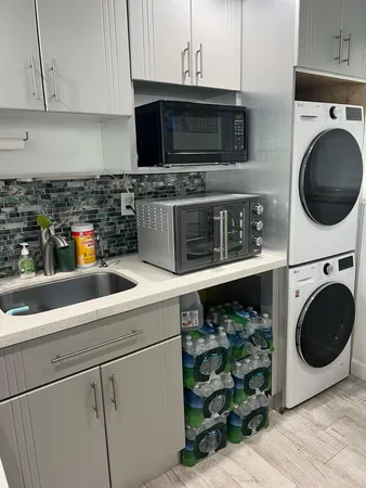 $2,500 | 3522 Northeast 171 Street, Unit 202, North Miami Beach, FL 33160