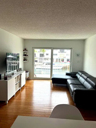 $2,500 | 3522 Northeast 171 Street, Unit 202, North Miami Beach, FL 33160