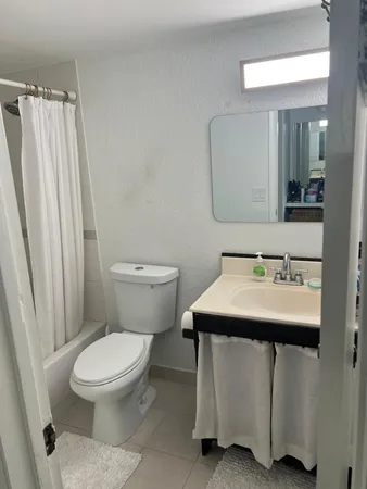 $2,500 | 3522 Northeast 171 Street, Unit 202, North Miami Beach, FL 33160