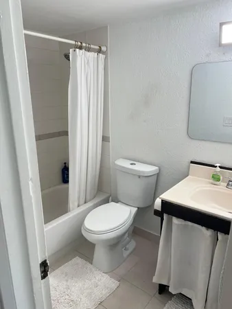 $2,500 | 3522 Northeast 171 Street, Unit 202, North Miami Beach, FL 33160
