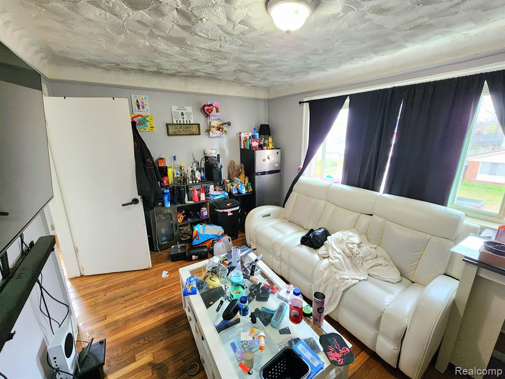 20117 Santa Rosa Drive Detroit, MI 48221 - Photo 10 of 28