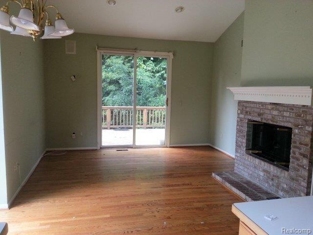 4236 Calumet Drive Rochester, MI 48306 - Photo 5 of 30 20130813_142349.jpg