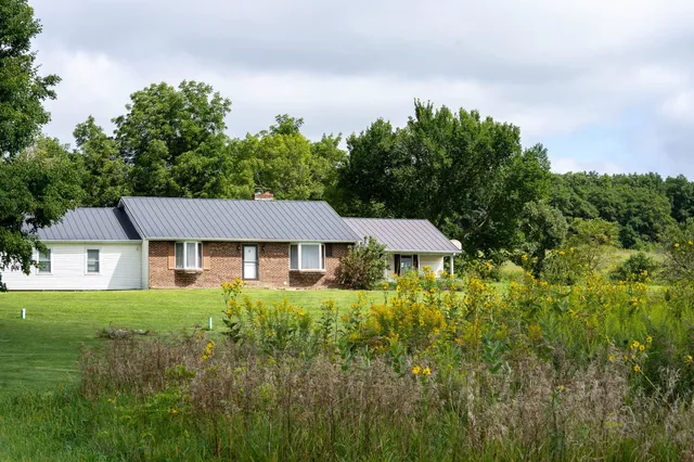 $1,990,000 | 7311 Riverside Road, Gratiot, WI 53541