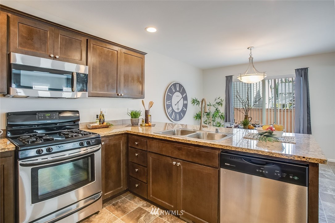 19409 Meridian Place West Bothell, WA 98012 - Photo 7 of 17