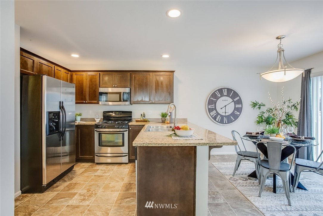 19409 Meridian Place West Bothell, WA 98012 - Photo 8 of 17