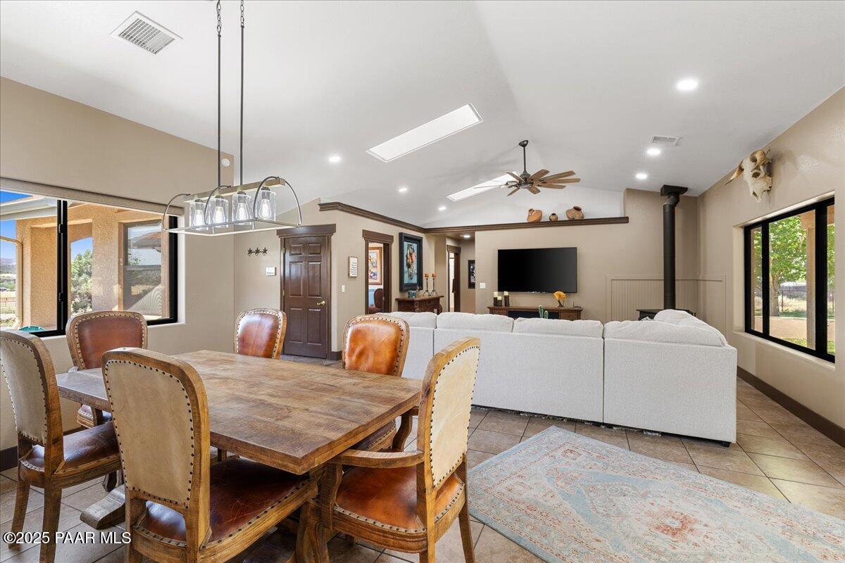 650 East Rimrock Road Paulden, AZ 86334 - Photo 14 of 56 16-Dining area