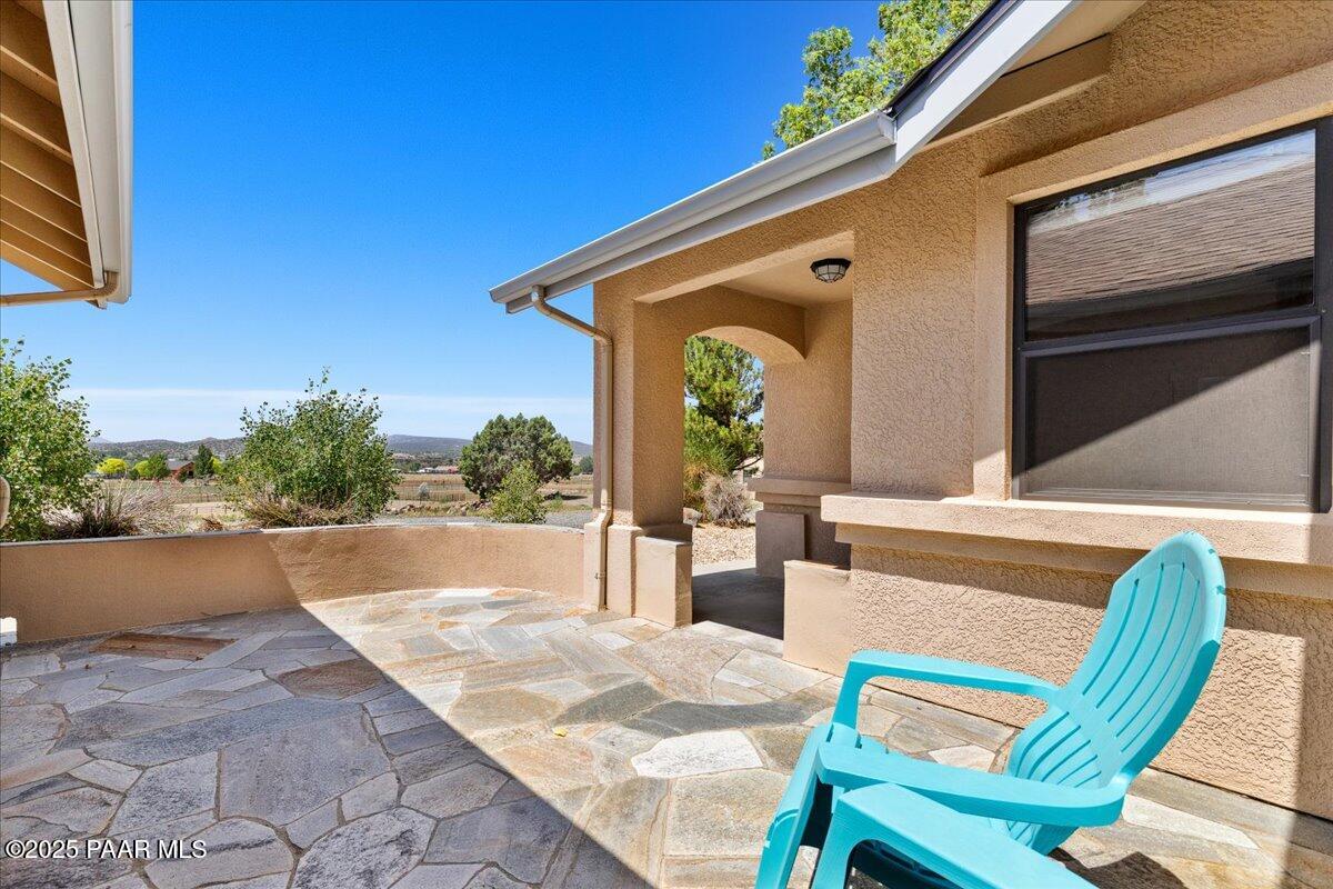 650 East Rimrock Road Paulden, AZ 86334 - Photo 25 of 56 25-Front courtyard