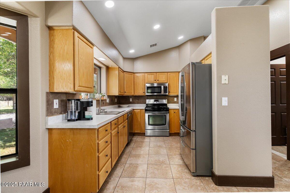 650 East Rimrock Road Paulden, AZ 86334 - Photo 8 of 56 10-Kitchen
