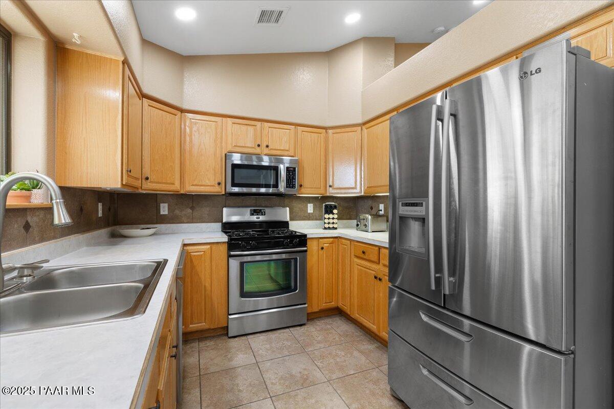 650 East Rimrock Road Paulden, AZ 86334 - Photo 10 of 56 12-Kitchen