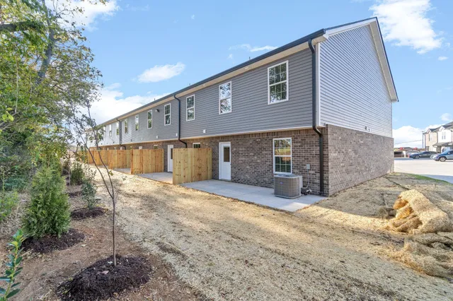 $1,549 | 2186 Peachers Mill Road, Unit B2, Clarksville, TN 37042