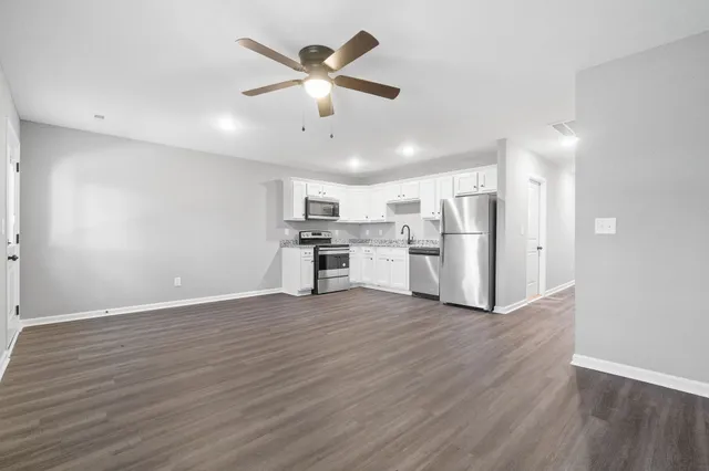 $1,549 | 2186 Peachers Mill Road, Unit B2, Clarksville, TN 37042