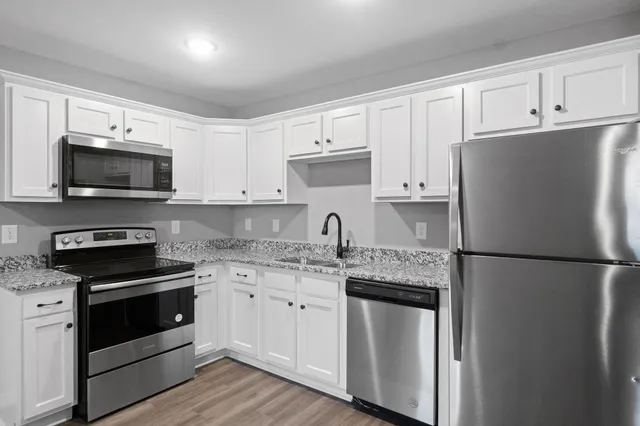 $1,549 | 2186 Peachers Mill Road, Unit B2, Clarksville, TN 37042