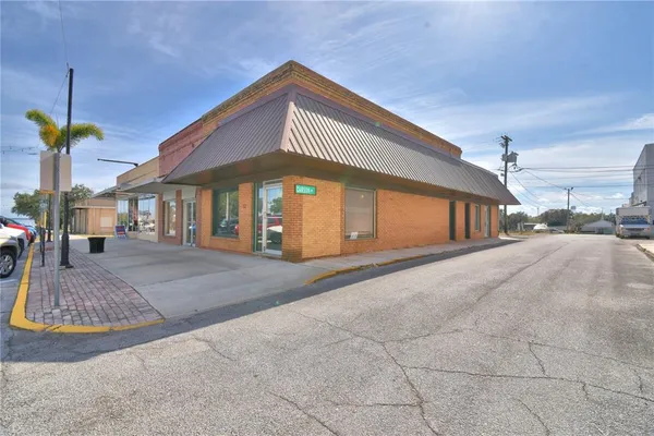 $119,900 | 22 East Wall Street, Frostproof, FL 33843