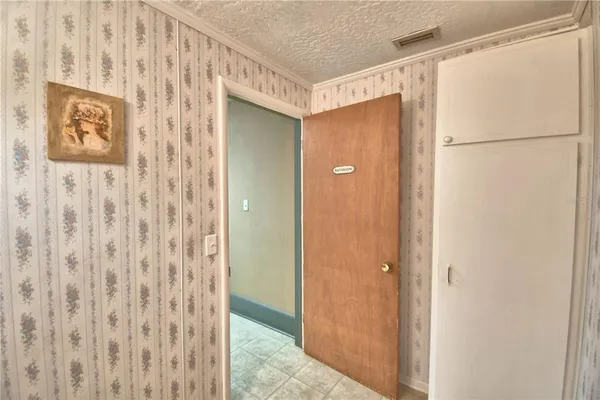 $119,900 | 22 East Wall Street, Frostproof, FL 33843
