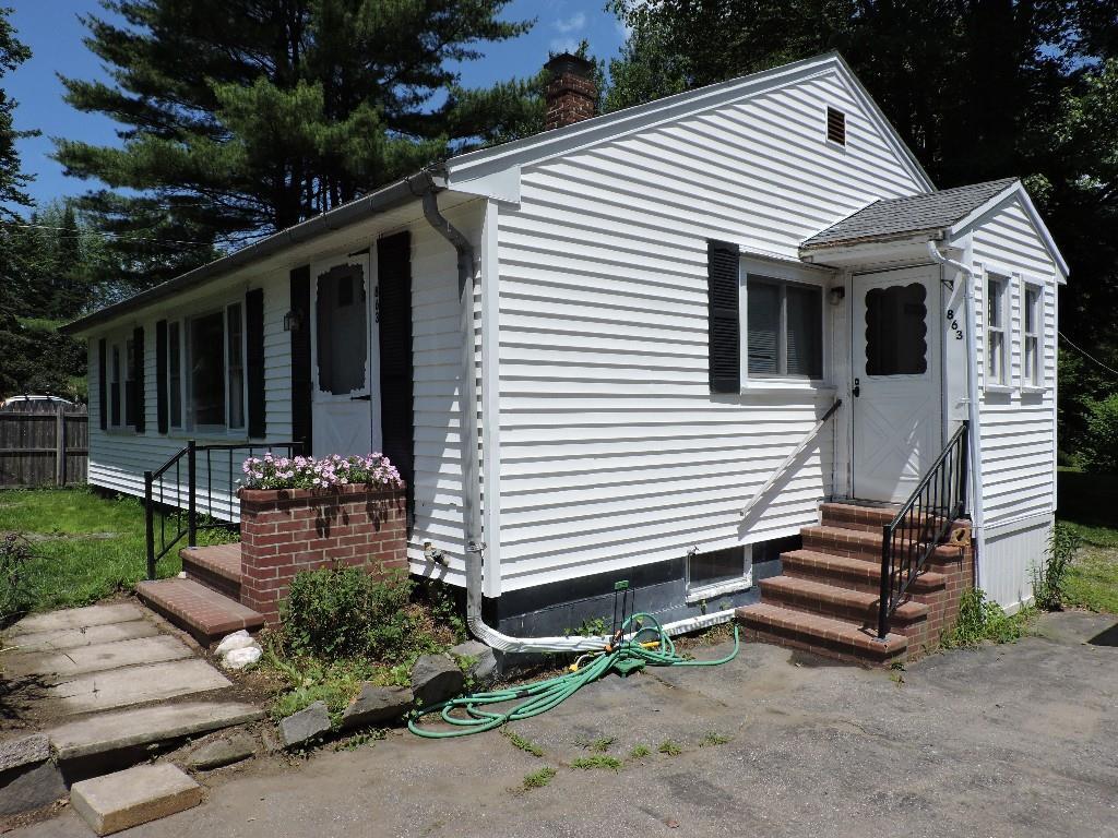 863 North Road North Yarmouth, ME 04097 - Photo 2 of 18 Side Entry with small mudroom off of...