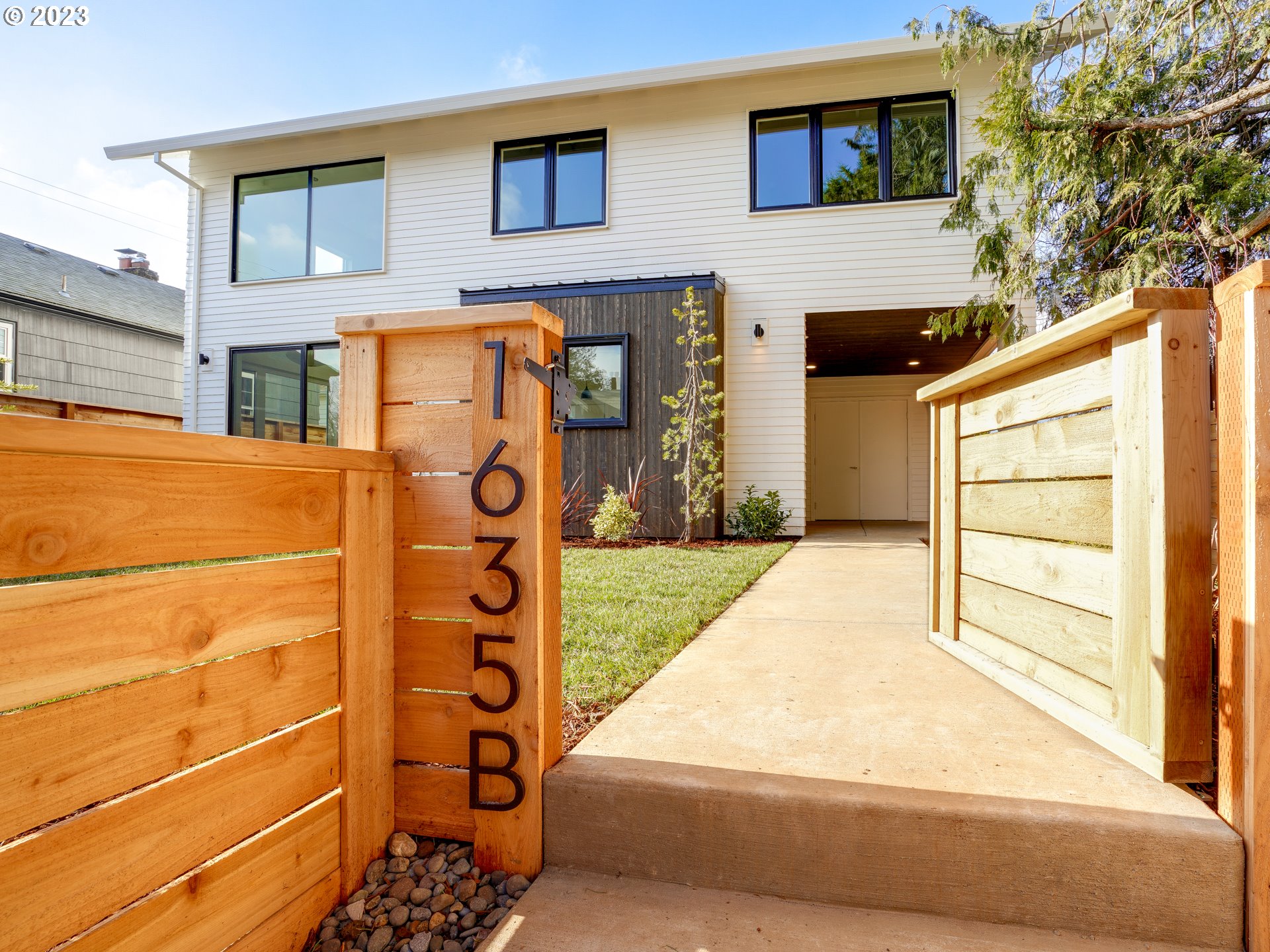1635 Northeast Rosa Parks Way, Unit B Portland, OR 97211 - Photo 1 of 28 Gallery Image 1