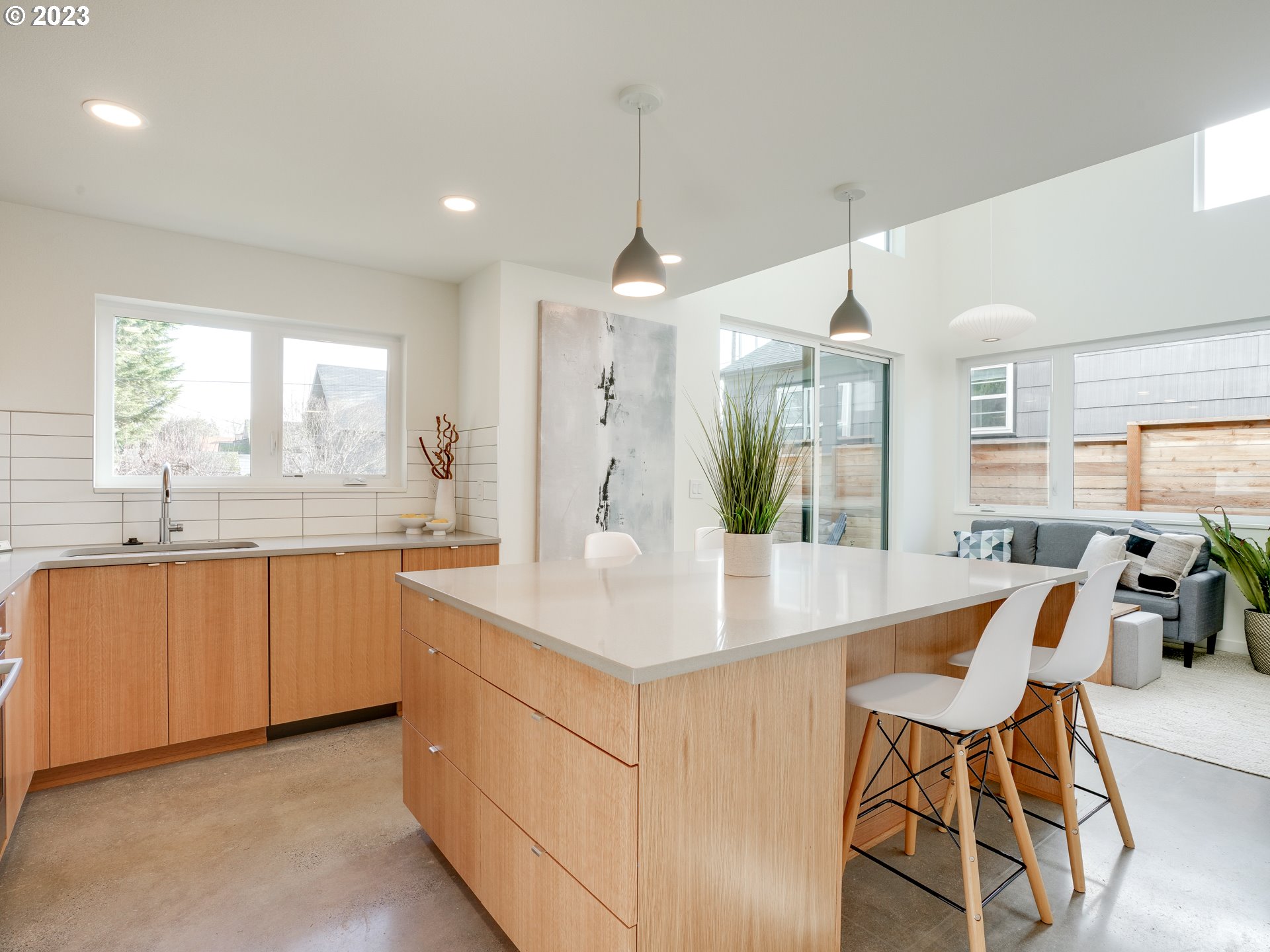 1635 Northeast Rosa Parks Way, Unit B Portland, OR 97211 - Photo 8 of 28 Gallery Image 8