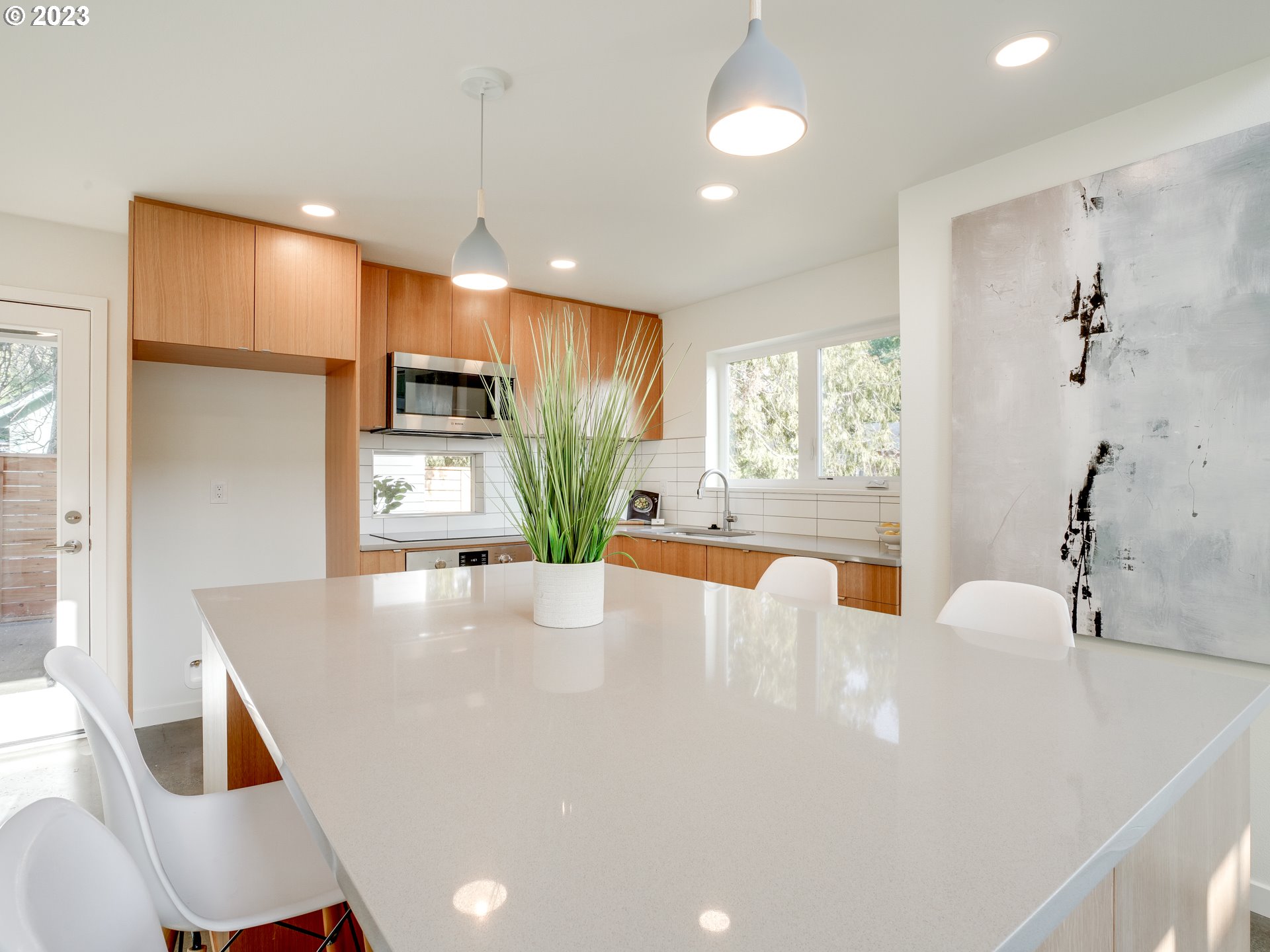 1635 Northeast Rosa Parks Way, Unit B Portland, OR 97211 - Photo 10 of 28 Gallery Image 10