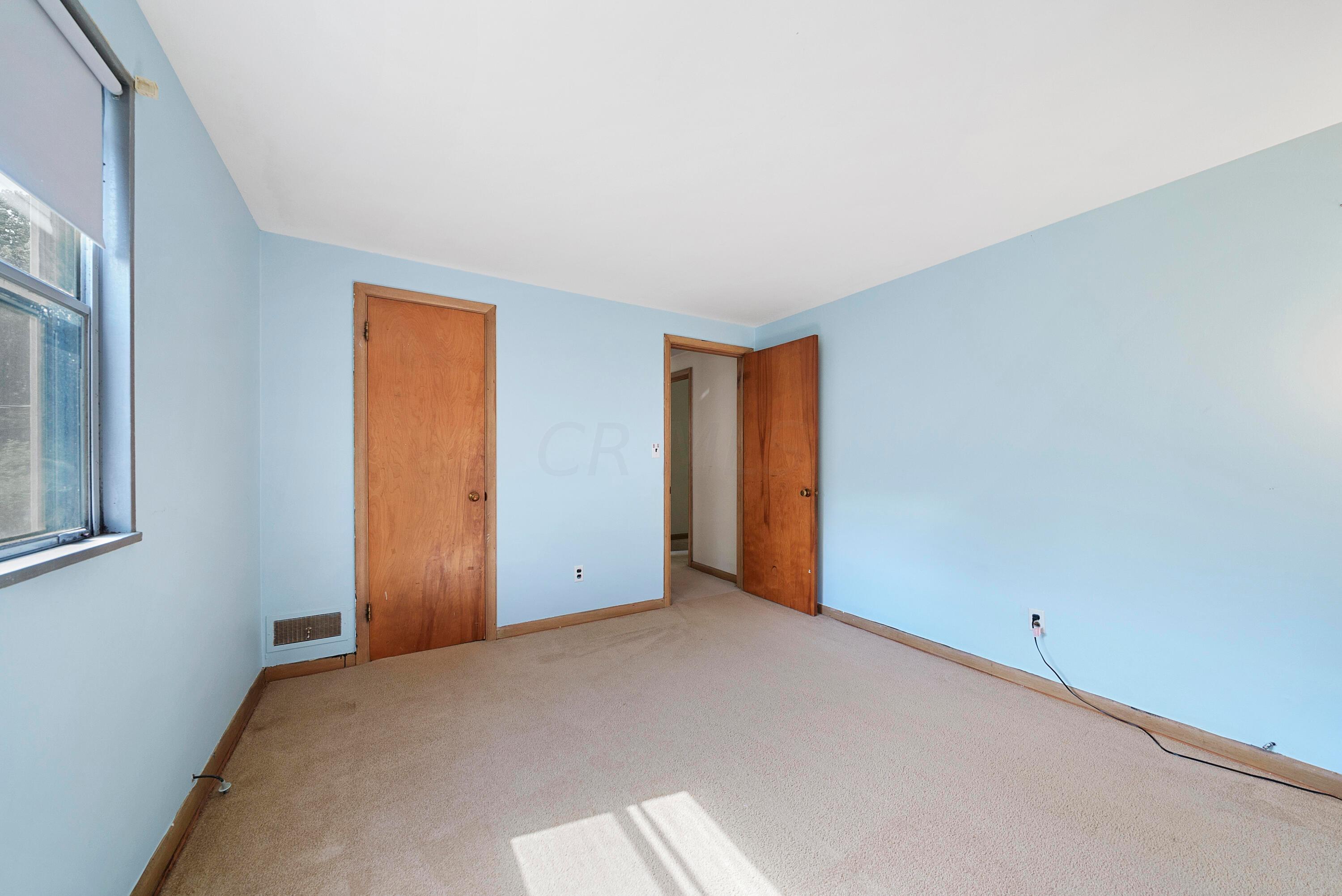 2676 Welsford Road Columbus, OH 43221 - Photo 21 of 30 Bed2